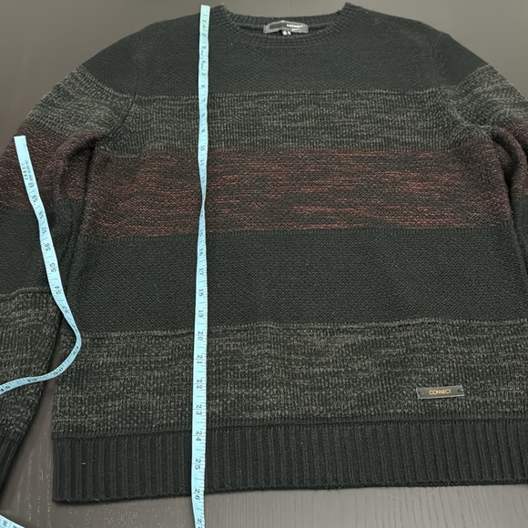 Black striped H:Connect (Korean) sweater - Picture 4 of 5